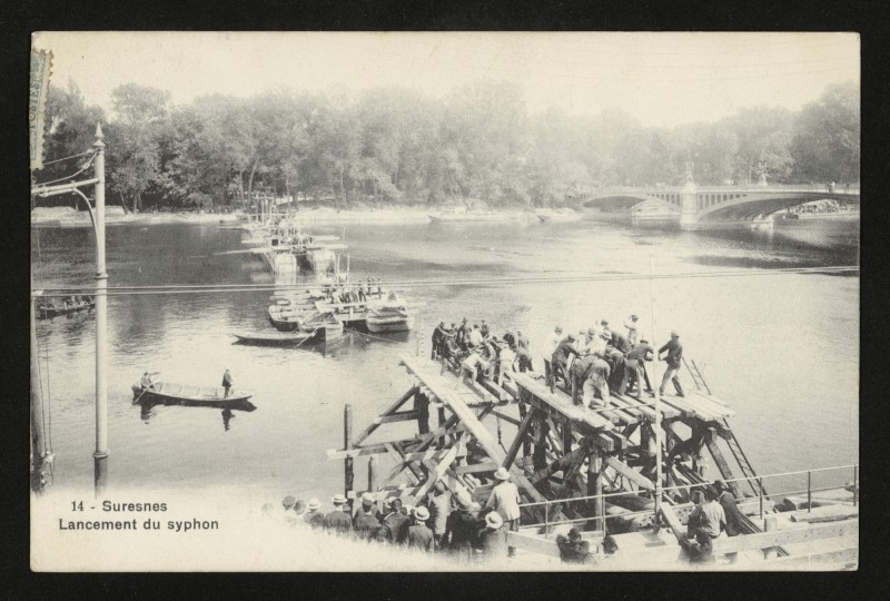 Carte postale ancienne Lancement du syphon à Suresnes