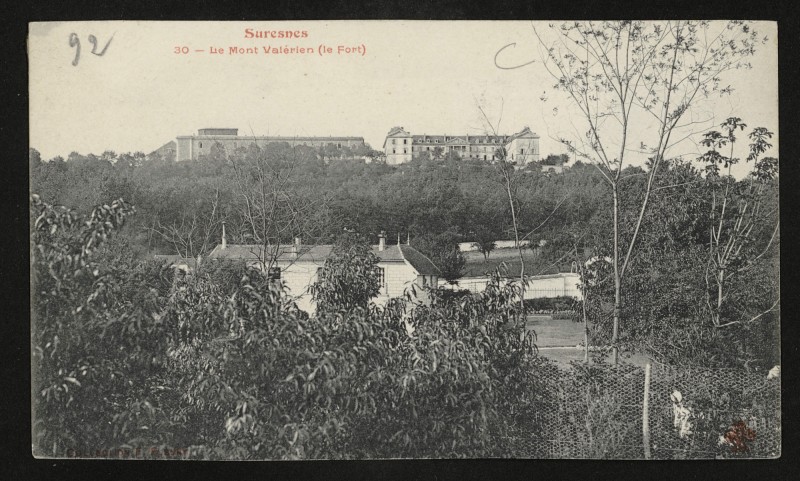 Carte postale ancienne Le Mont Valérien (le Fort) à Suresnes
