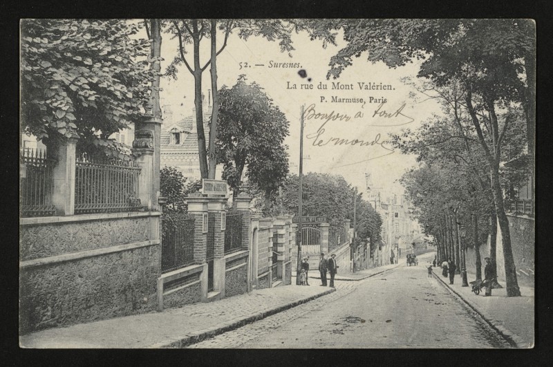 Carte postale ancienne La rue du Mont Valérien à Suresnes