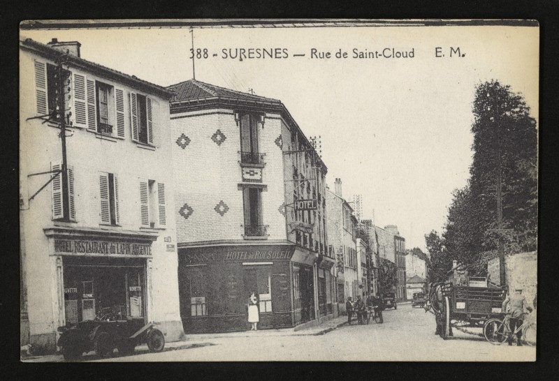 Carte postale ancienne La Rue de Saint-Cloud à Suresnes