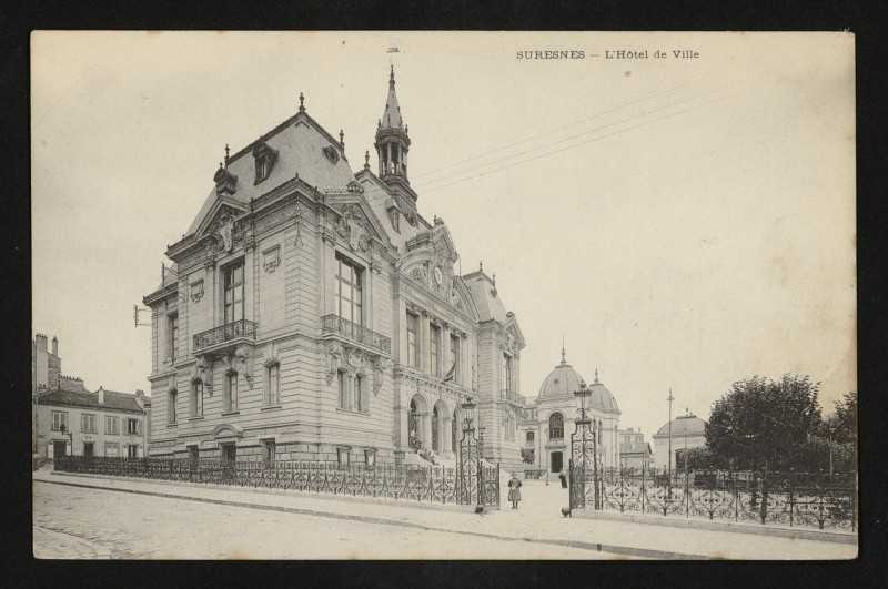 Carte postale ancienne L'Hôtel de Ville à Suresnes