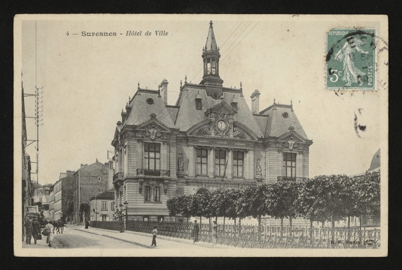 Carte postale ancienne Hôtel de Ville à Suresnes