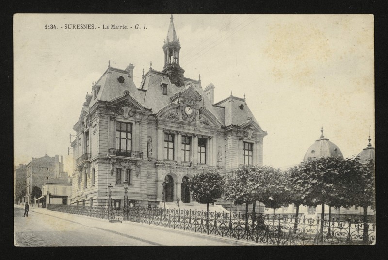 Carte postale ancienne La Mairie à Suresnes