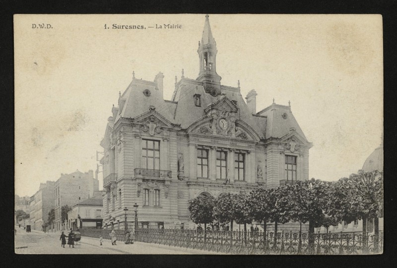 Carte postale ancienne La Mairie à Suresnes