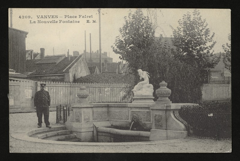 Carte postale ancienne Place Falret la Nouvelle Fontaine à Vanves