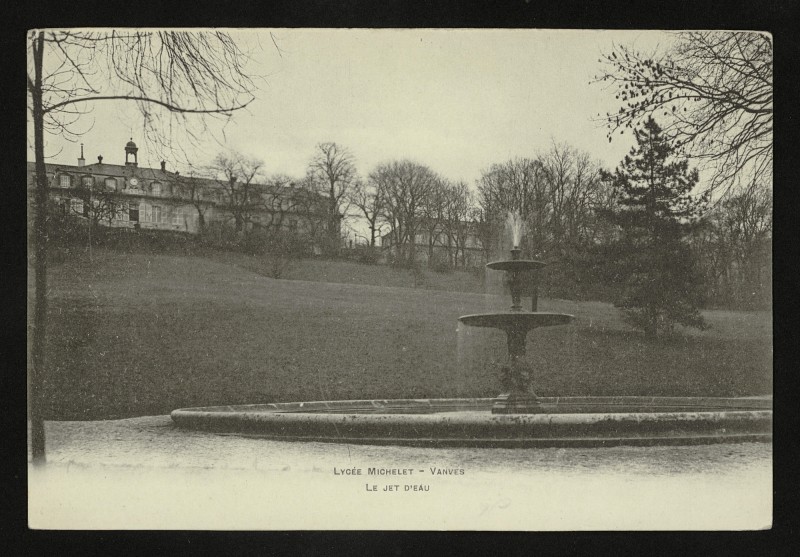 Carte postale ancienne Lycée Michelet. - Le Jet d'eau à Vanves