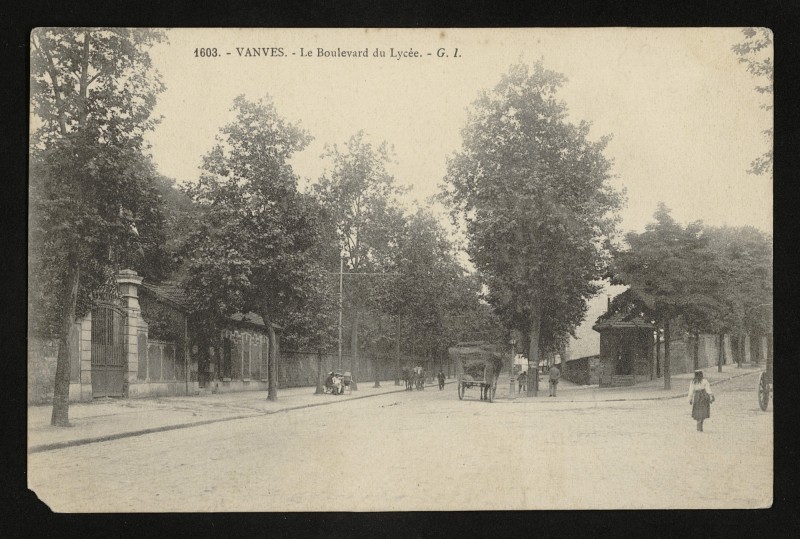 Carte postale ancienne Le Boulevard du Lycée à Vanves