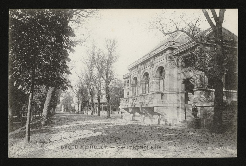 Carte postale ancienne Lycée Michelet - Première allée à Vanves