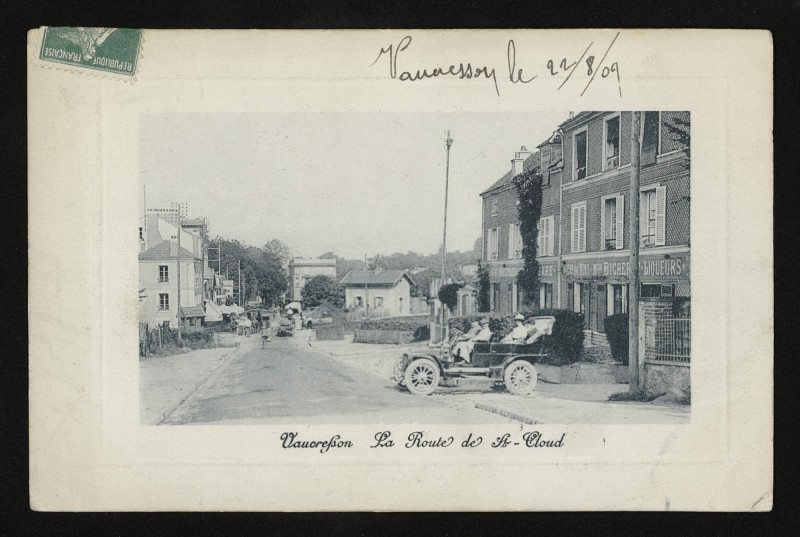 Carte postale ancienne La Route de St-Cloud à Vaucresson