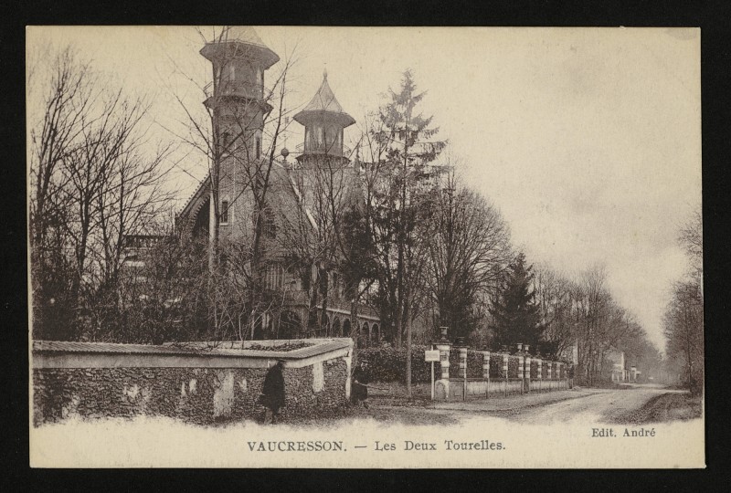 Carte postale ancienne Les deux Tourelles à Vaucresson