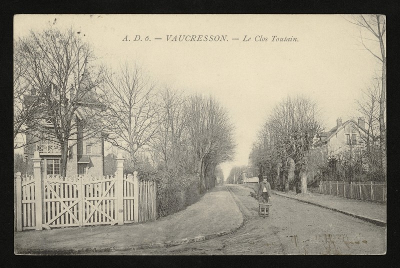 Carte postale ancienne Les deux Tourelles à Vaucresson
