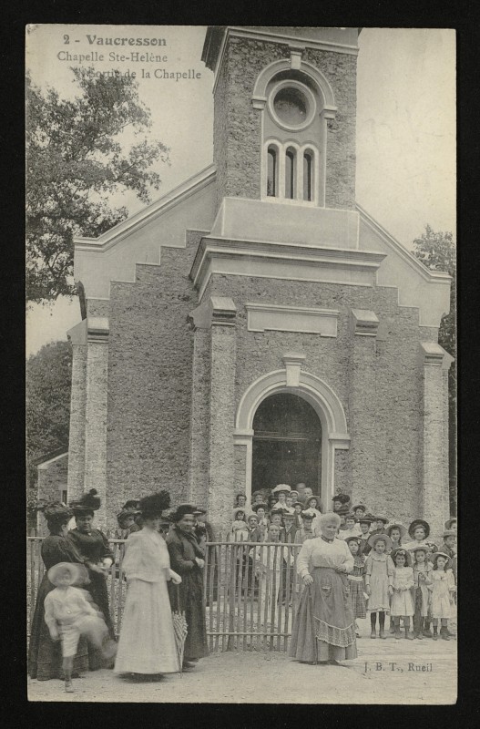 Carte postale ancienne Chapelle Ste-Hélène - Sortie de la Chapelle à Vaucresson
