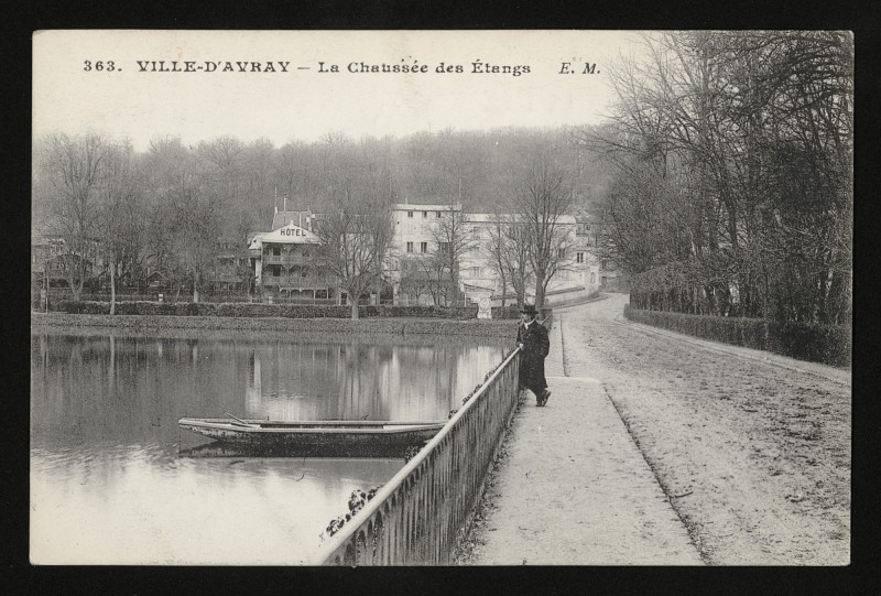 Carte postale ancienne La Chaussée des Etangs à Ville-d'Avray