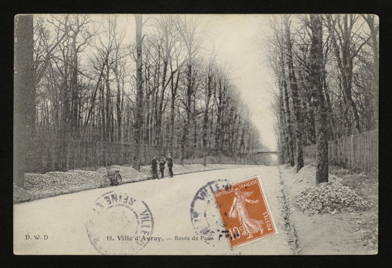 Carte postale ancienne Route de Paris à Ville-d'Avray
