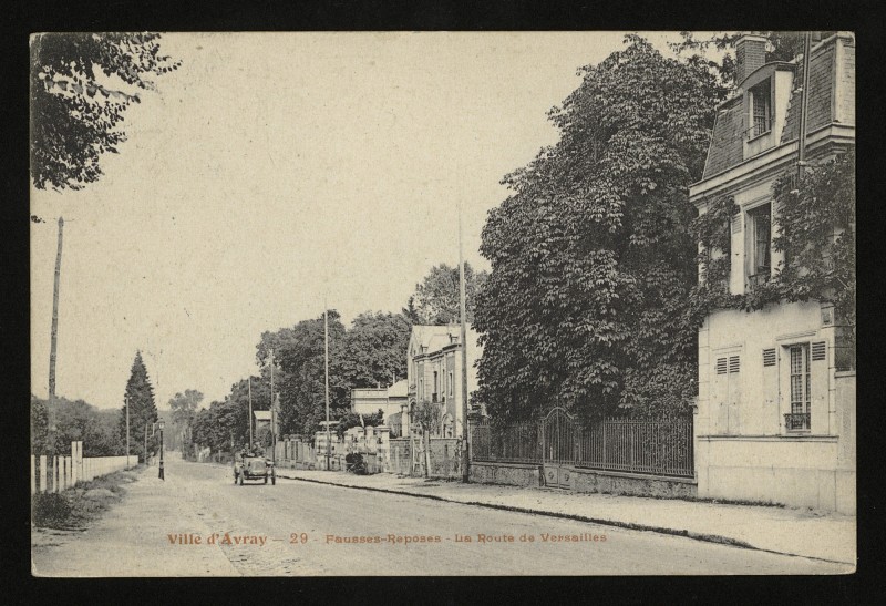 Carte postale ancienne Fausses-Reposes - La Route de Versailles à Ville-d'Avray