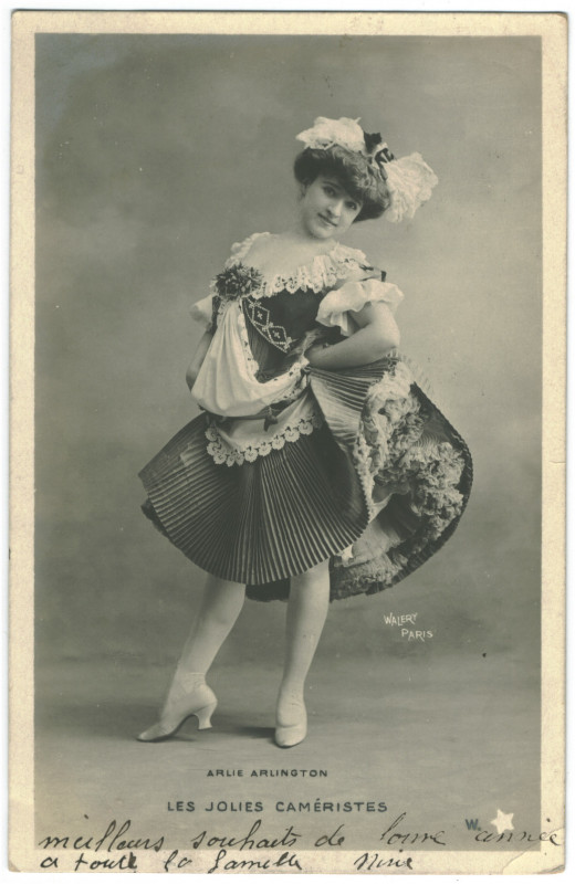 Carte postale ancienne ARLINGTON, Arlie Etoile W. 680. Les jolies caméristes. Photo Waléry