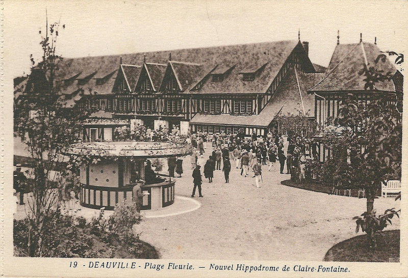 Carte postale ancienne Deauville-Fr-14-Cpa-La Plage fleurie-Nouvel Hippodrome de Claire-Fontaine-01