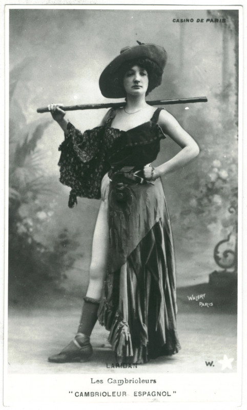 Carte postale ancienne LARIDAN. W. Etoile. Les Cambrioleurs, Cambrioleur Espagnol (Casino de Paris). Photo Walery
