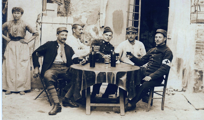 Carte postale ancienne Pinard des infirmiers