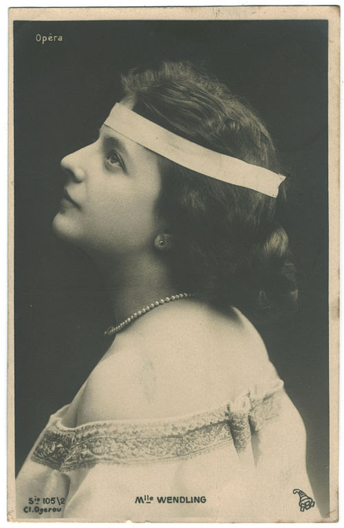 Carte postale ancienne WENDLING, Georgette Cornucopia. 105-2. Opéra. Photo Ogerau