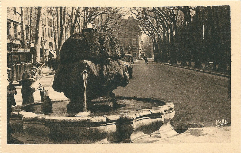 Carte postale ancienne La Fontaine Chaude à Aix-en-Provence