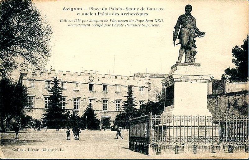 Carte postale ancienne Statue de Crillon Avignon