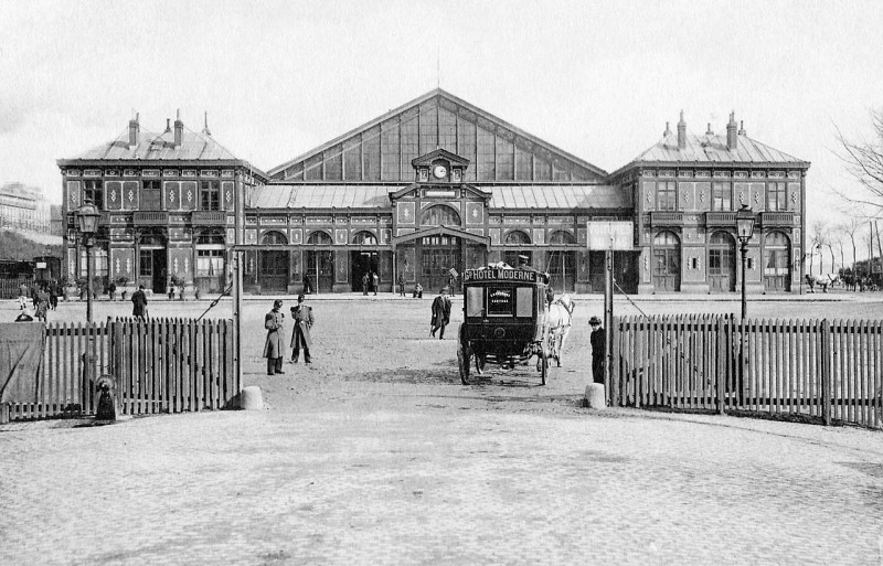 Carte postale ancienne Brest - Gare de l'Ouest-Etat restored à Brest