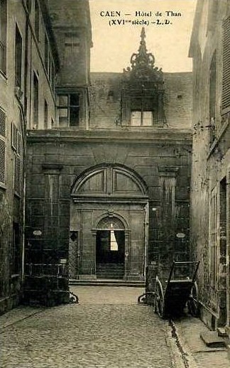 Carte postale ancienne Caen hotel than porche cpa à Caen