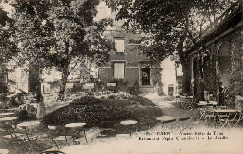 Carte postale ancienne Caen hoteldethan jardin 2 à Caen