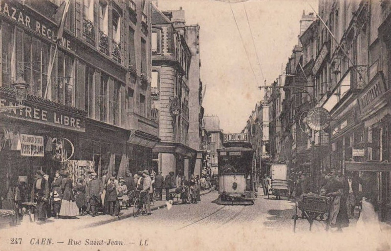 Carte postale ancienne Caen ruesaintjean tram cpa à Caen