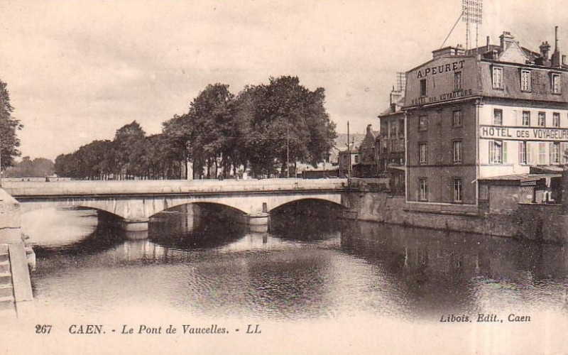Carte postale ancienne Le Pont de Vaucelles à Caen
