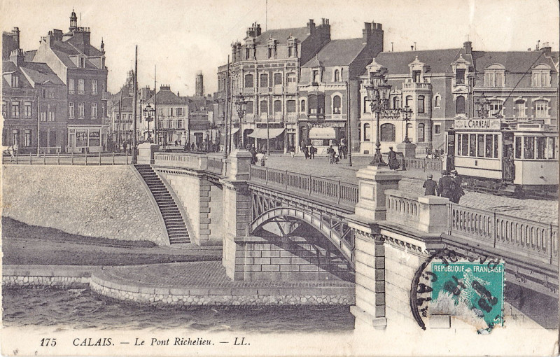 Carte postale ancienne Ll 175 - Calais - Le Pont Richelieu à Calais