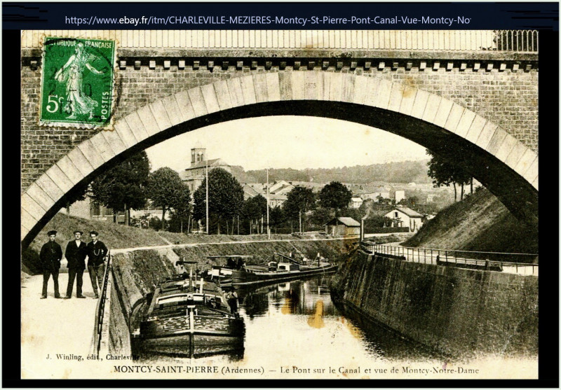 Carte postale ancienne Montcy-Saint-Pierre (Ardennes) — Le Pont sur le Canal et vue sur Montcy-Notre-Dame à Charleville-Mézières