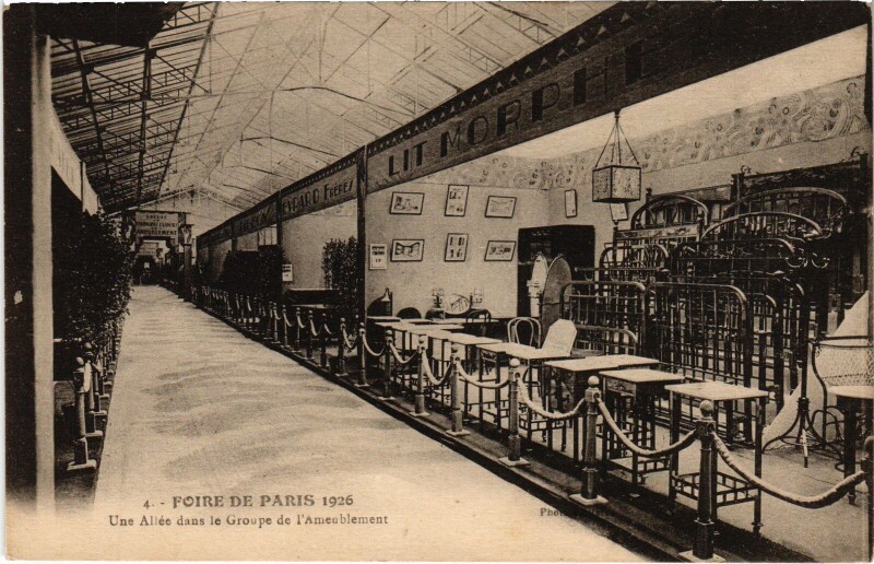 Carte postale ancienne Foire de Paris 1926 - Une Allée dans le Groupe de l'Ameublement à Paris 15e