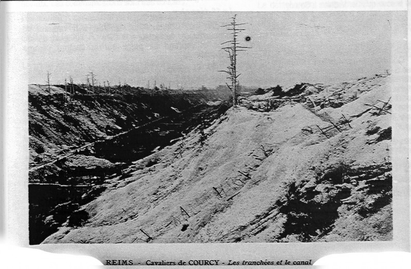 Carte postale ancienne Courcy les tranchées 73712 à Courcy