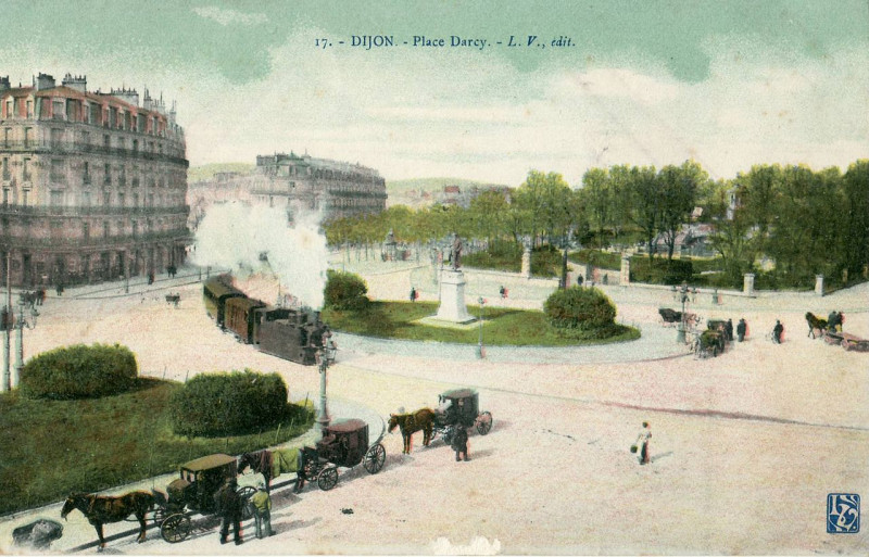 Carte postale ancienne Lv 17 - Dijon - Place Darcy à Dijon