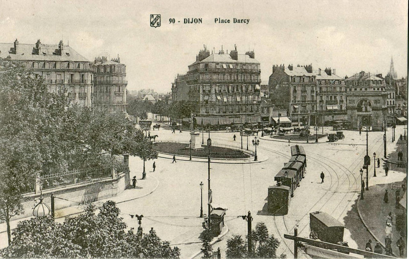 Carte postale ancienne Rg Dijon 90 - Dijon - Place Darcy à Dijon