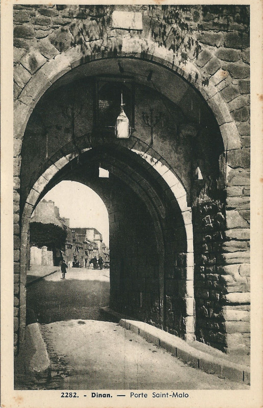 Carte postale ancienne Dinan-Fr-22-carte postale-18 à Dinan