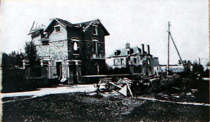 Carte postale ancienne Dontrien maison Levaseur 1GM 10089 à Dontrien