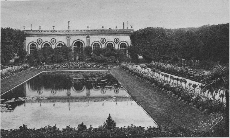 Carte postale ancienne Chandon de Briaille orangerie du château à Épernay