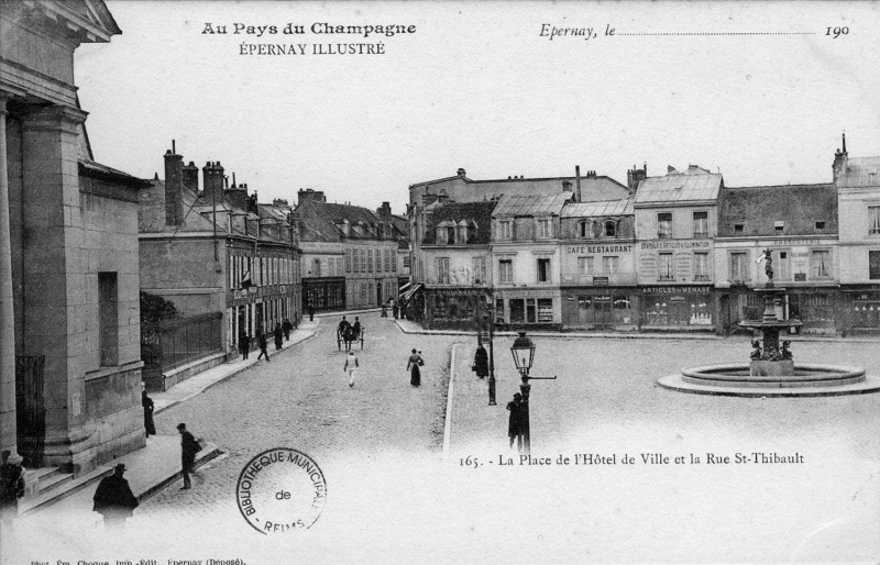 Carte postale ancienne Cp place Hugues Plomb épernay à Épernay