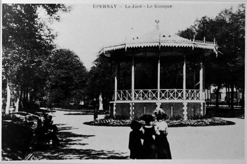 Carte postale ancienne Kiosque du Jard epernay 1008875 à Épernay