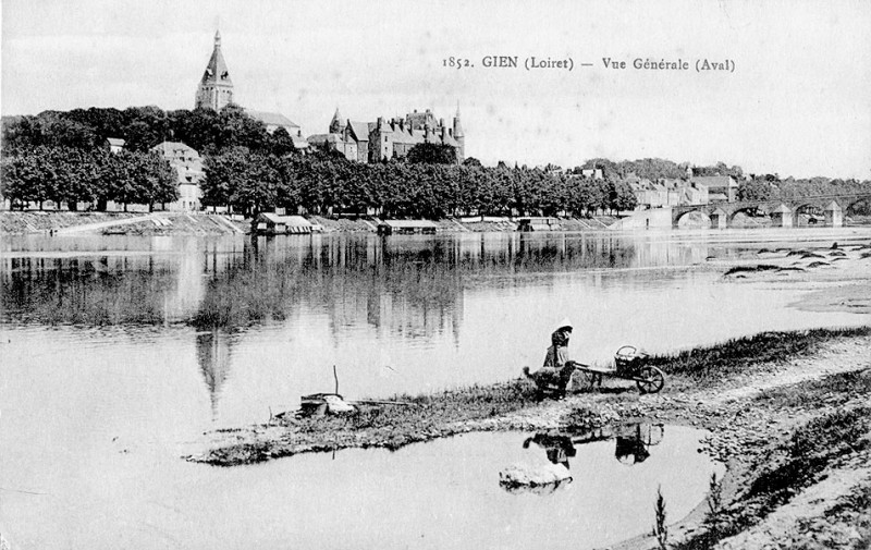 Carte postale ancienne Cp Gien vue générale 1 à Gien
