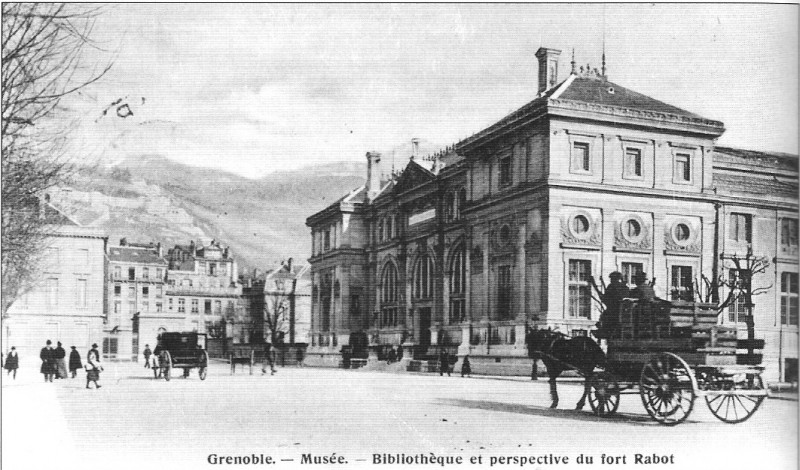 Carte postale ancienne Musée-bibliothèque de Grenoble à Grenoble