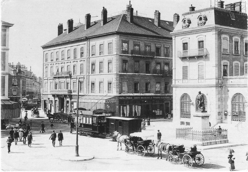 Carte postale ancienne Place Vaucanson - Grenoble à Grenoble
