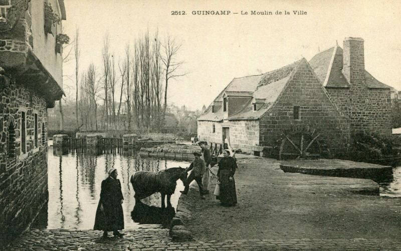 Carte postale ancienne Moulin de la Ville, Guingamp à Grâces
