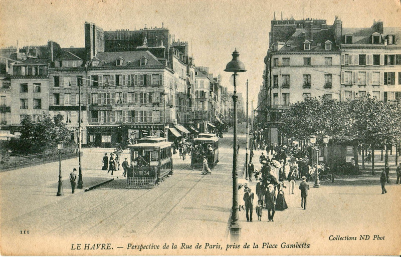Carte postale ancienne Nd 111 - Le Havre - Perspective de la rue de Paris, prise de la Place Gambetta au Havre