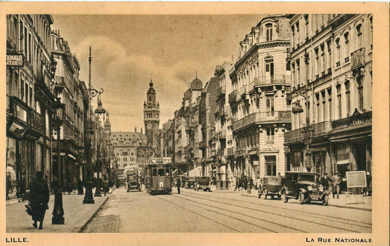 Carte postale ancienne La Rue Nationale à Lille