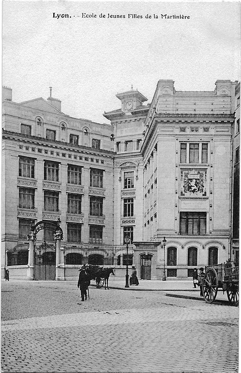 Carte postale ancienne Lyon Ecole de Jeunes Filles de la Martinière à Lyon