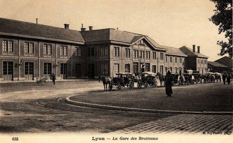 Carte postale ancienne Lyon gare brotteaux cpa à Lyon